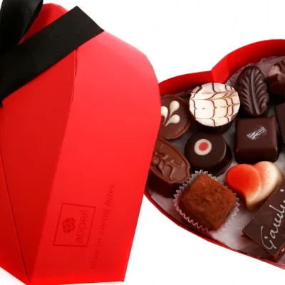 Adore heart box 15